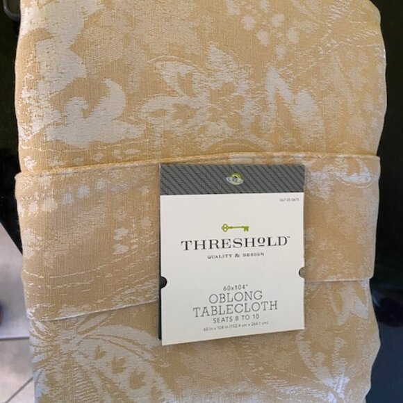NEW Threshold Oblong Tablecloth 60 X 120 Mustard color - Seats 10-12 - Picture 2 of 6